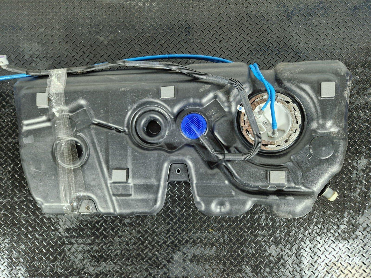 14-21 BMW 2 SERIES F45 F46 GENUINE DIESEL FUEL TANK & PUMP  7300382 53L 7300483