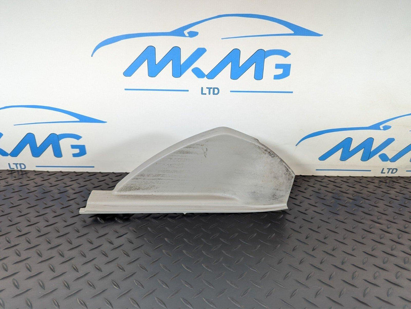 11-19 MERCEDES BENZ ML W166 GENUINE DASHBOARD RIGHT O/S TRIM COVER A1666800407