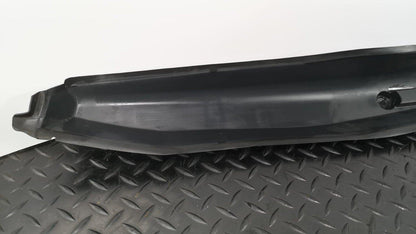 13-19 MERCEDES BENZ CLA W117 C117 FRONT RIGHT FENDER RUBBER SEAL A1178890225