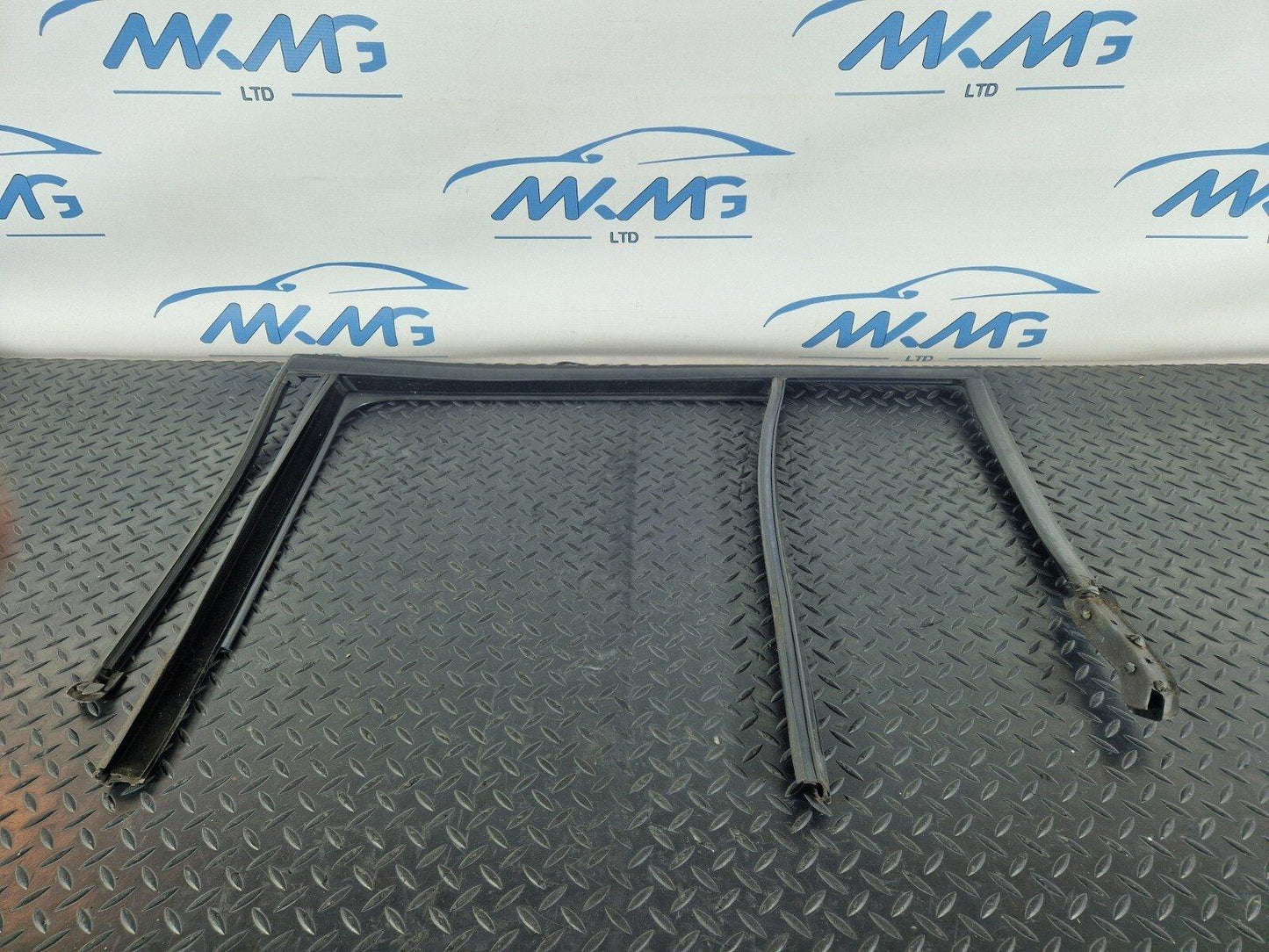 14-21 BMW 2 SERIES GRAN TOURER F46 REAR LEFT N/S DOOR WINDOW GUIDE SEAL 8498429