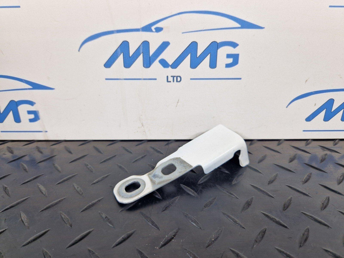 16-23 AUDI S5 COUPE GENUINE WING FENDER BRACKET FRONT LEFT 8W6821433