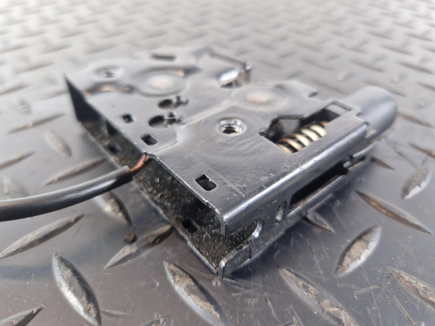 Audi A6 Allroad C7 FRONT BONNET LOCK MECHANISM 4G0823509