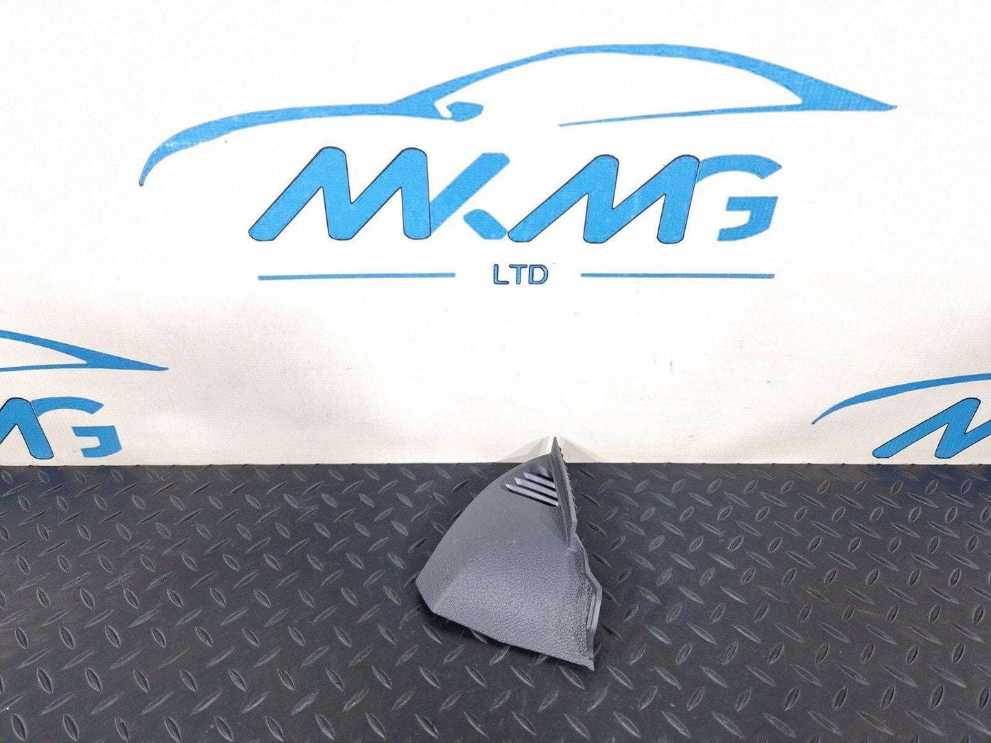 18-ON MERCEDES BENZ SPRINTER W907 W910 DASHBOARD AIR VENT TRIM A9106803100