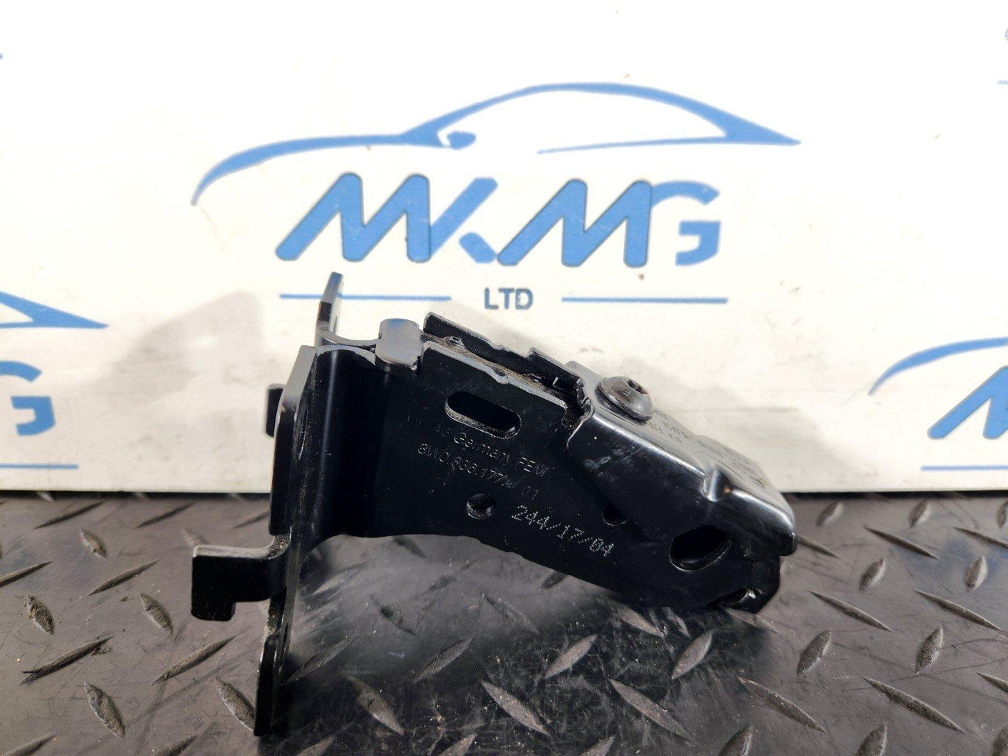 16-19 AUDI A4 B9 GENUINE OEM REAR CENTRE SEAT BRACKET MOUNT 8W0886177A