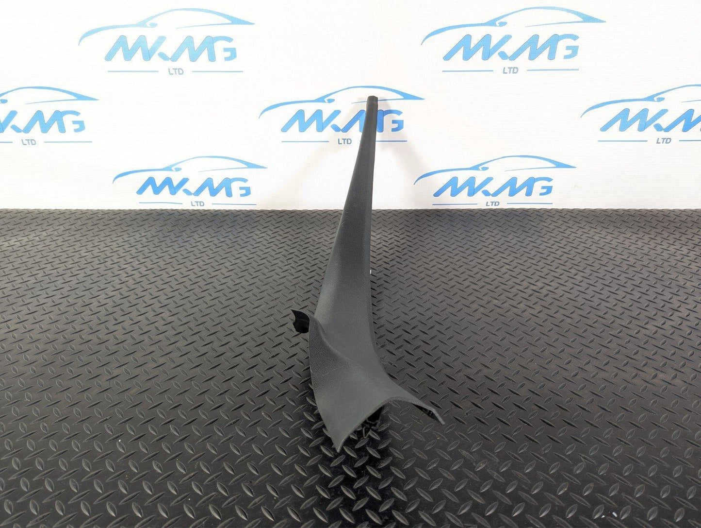 16-19 AUDI A4 B9 GENUINE REAR LEFT INTERIOR SILL PLATE TRIM 8W0867767A