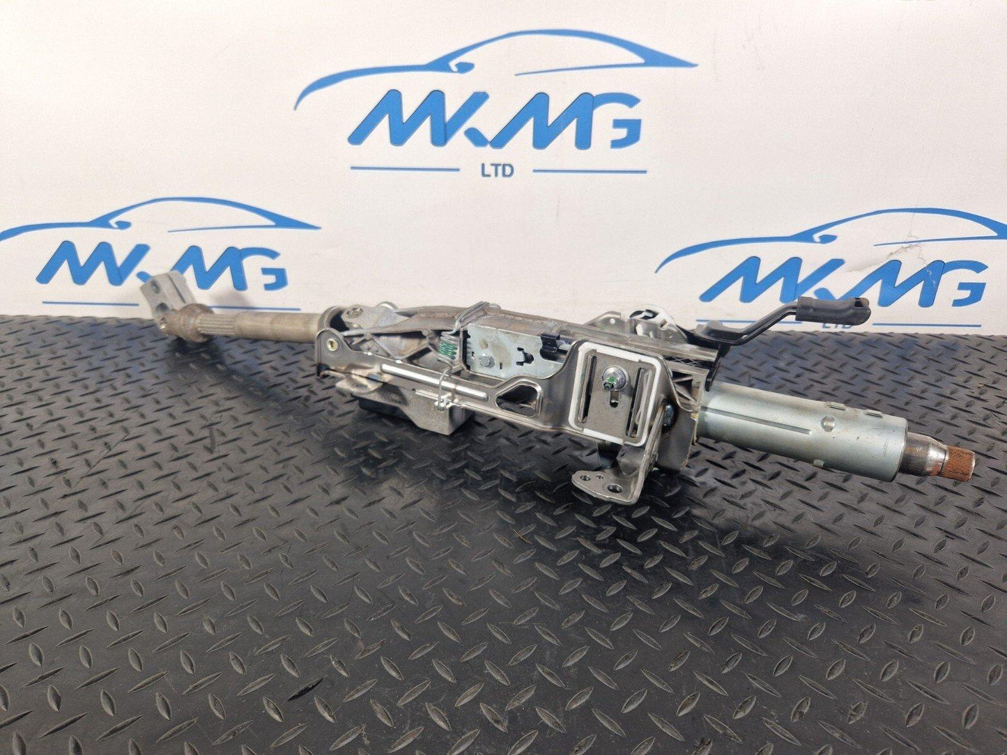 18-ON MERCEDES BENZ A CLASS W177 STEERING COLUMN LOWER & JOINT A2474608900