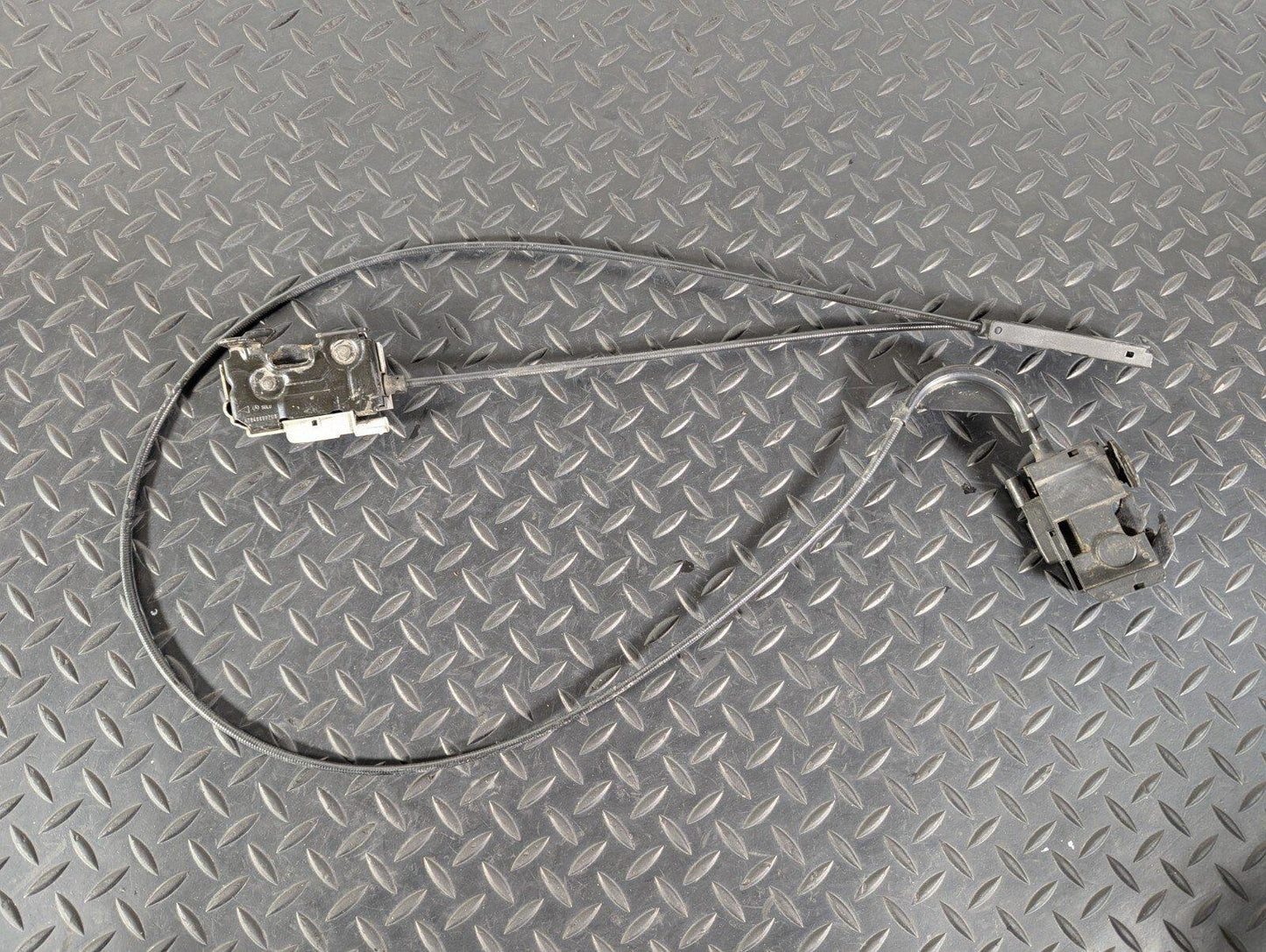 11-19 MERCEDES BENZ ML W166 GENUINE OEM BONNET LATCH & RELEASE CABLE A2048703158