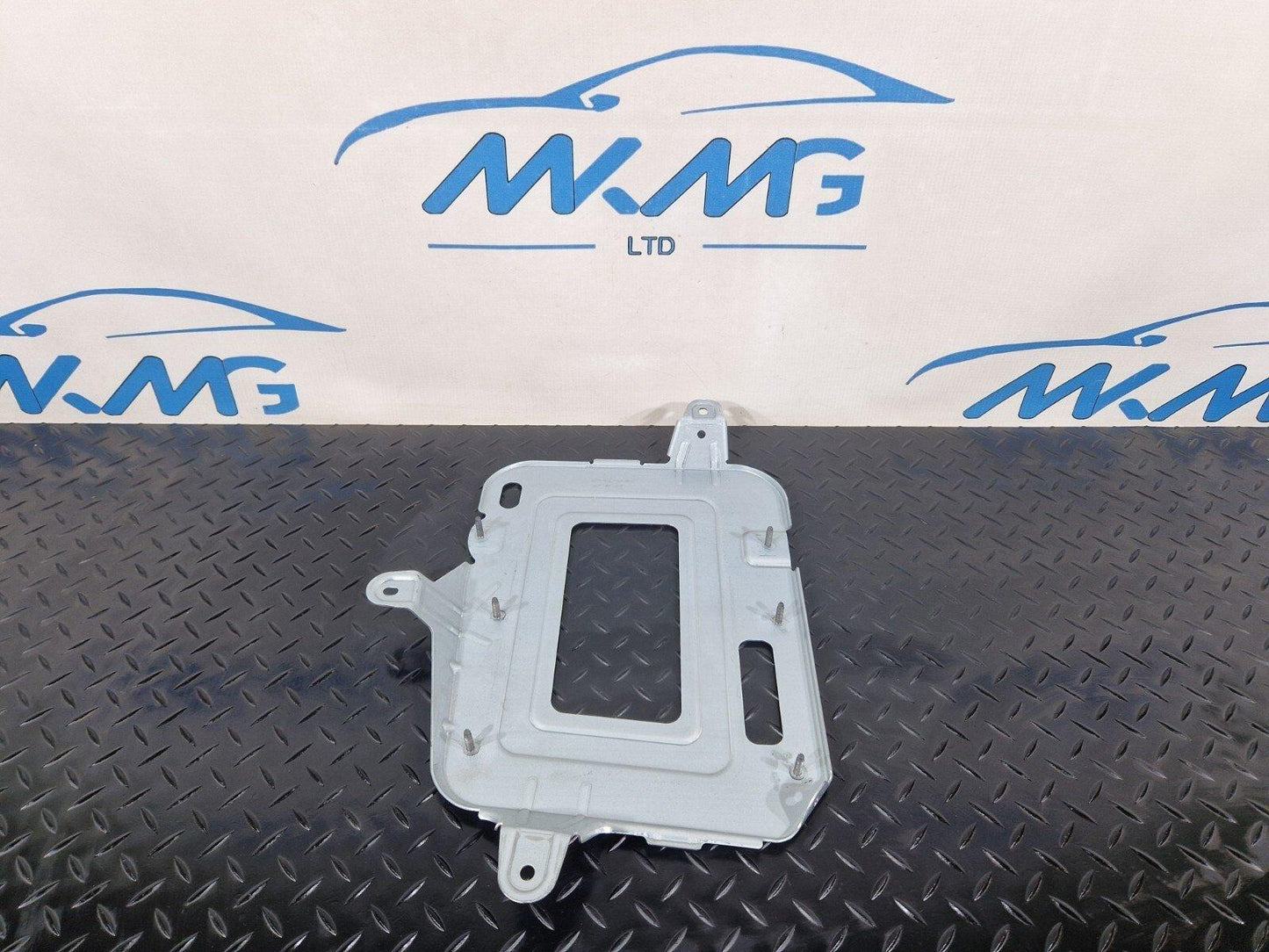 19-ON MERCEDES B CLASS W247 CONTROL MODULE UNIT BRACKET HOLDER A2475455700