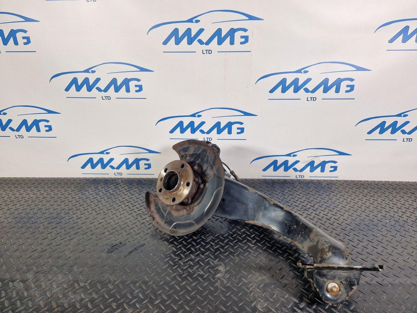 16-22 BMW X1 F48 REAR LEFT PASSENGER SIDE HUB WITH BEARING 6851579
