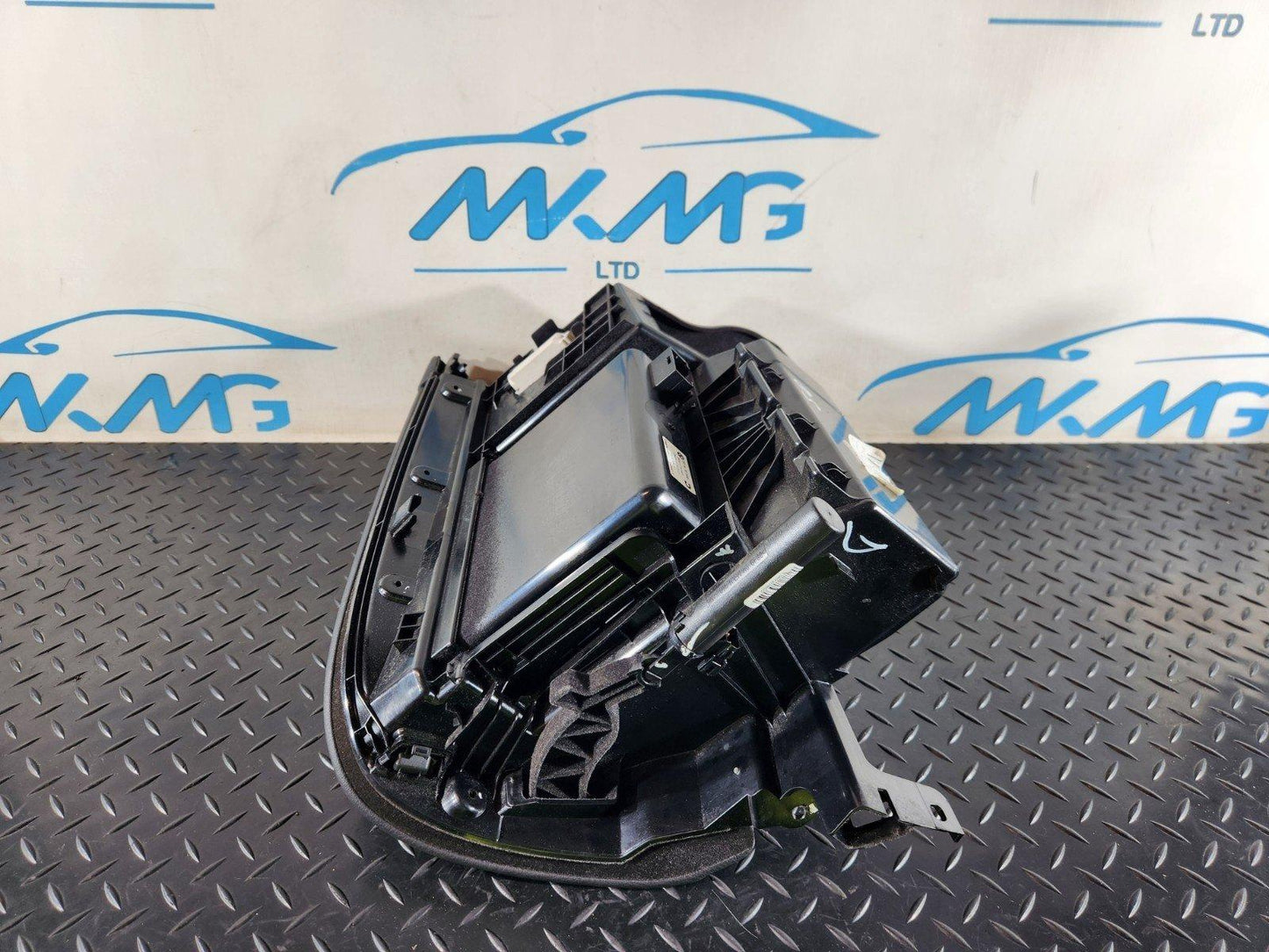 11-18 BMW 6 SERIES F13 GENUINE DASHBOARD GLOVE BOX STORAGE 9197573