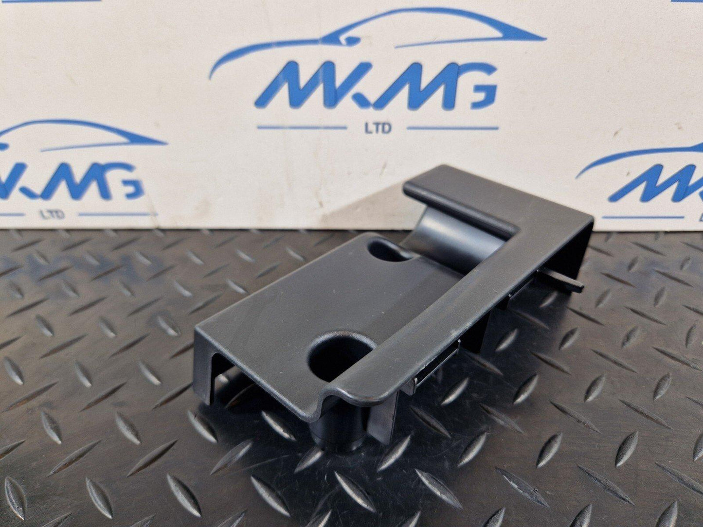18-ON MERCEDES A CLASS W177 OEM TRUNK FLOOR BOOT RIGHT O/S BRACKET A1776808605