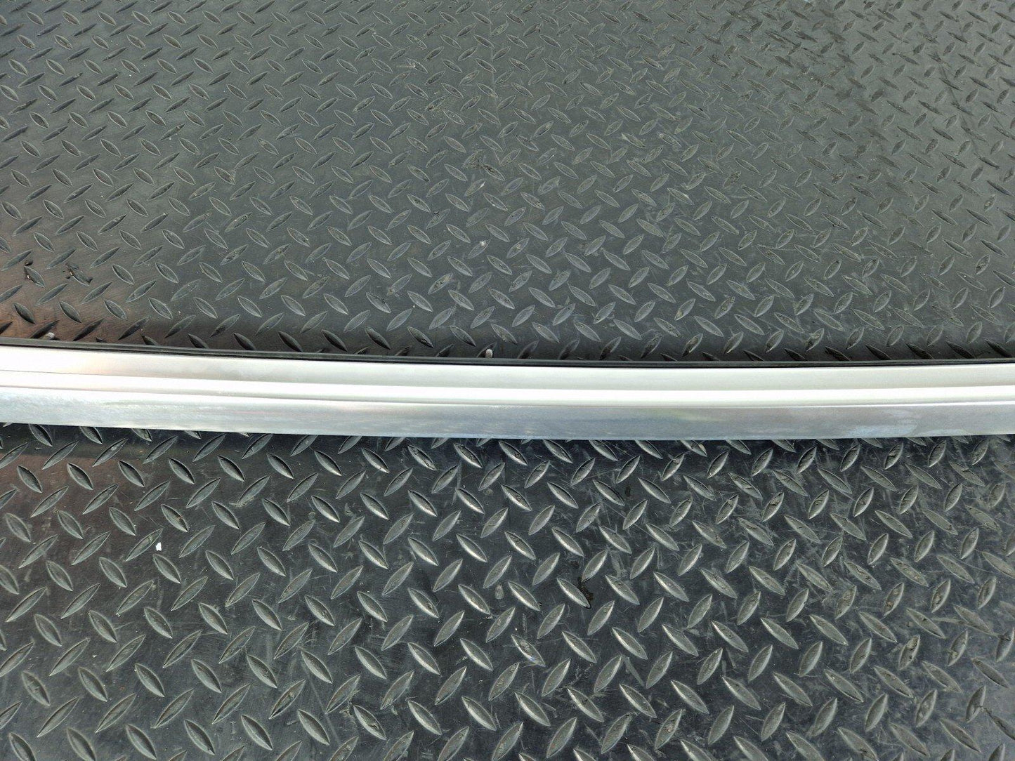 14-19 MERCEDES BENZ GLA X156 OEM LEFT PASSENGER SIDE N/S ROOF RAIL A1568900393