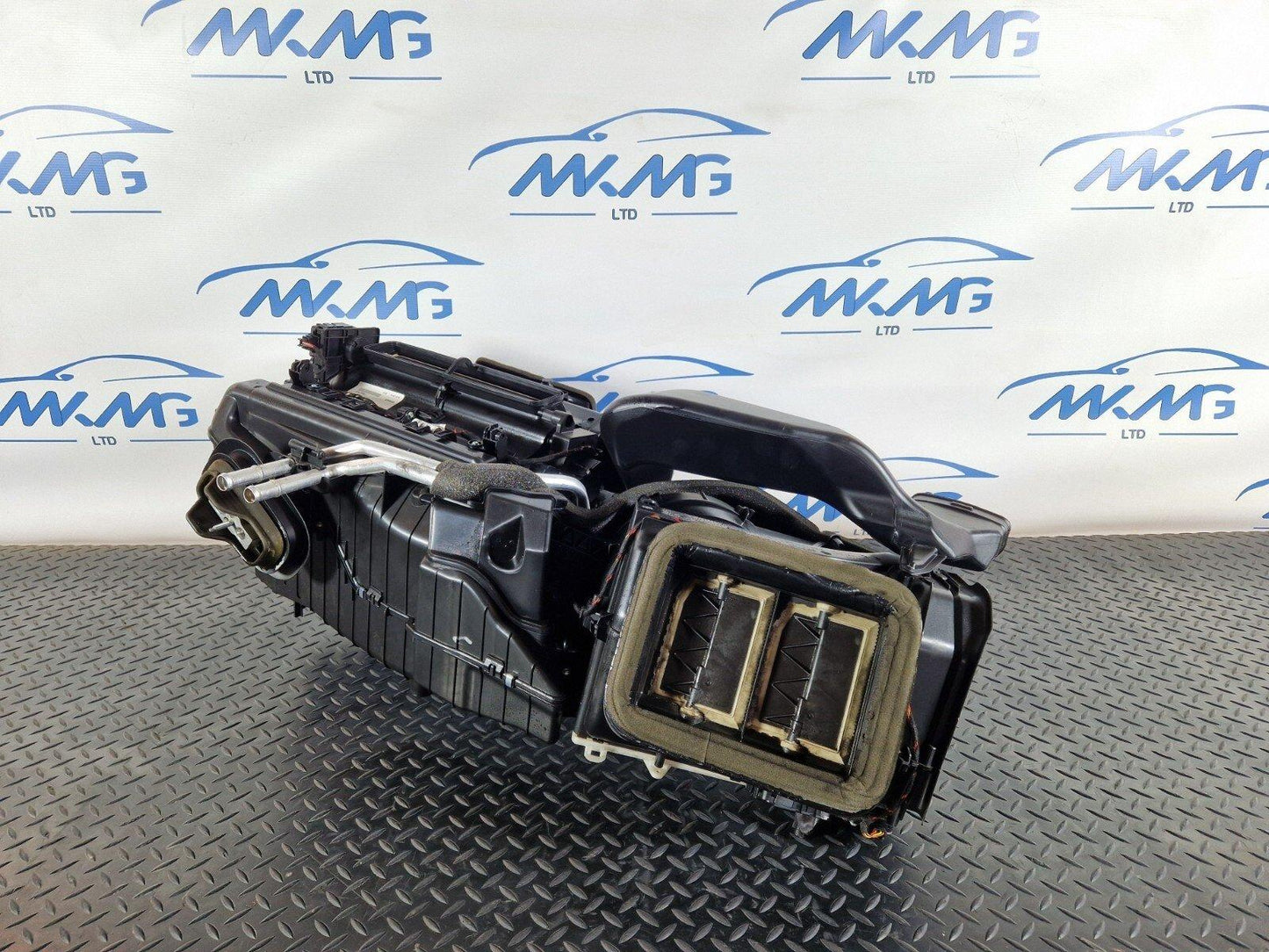 16-19 AUDI A4 AVANT B9 S-LINE GENUINE HEATER MATRIX COMPLETE BOX 8W2816005L