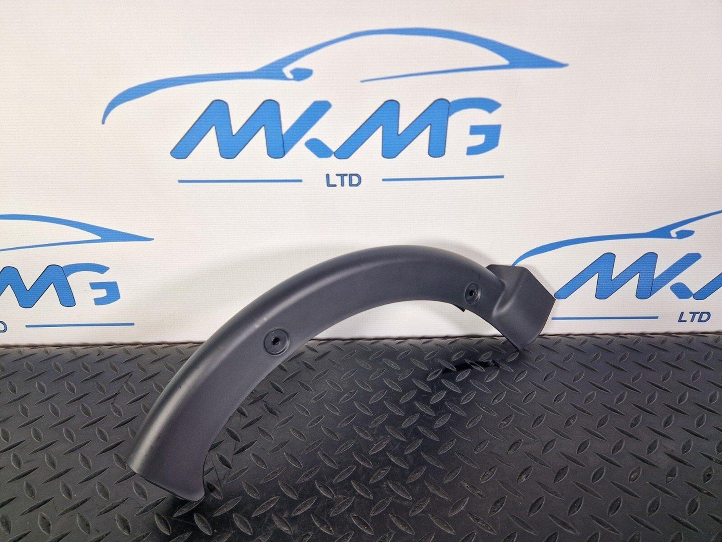 16-19 AUDI A4 B9 GENUINE OEM BOOT LID RIGHT SIDE HINGE TRIM COVER 8W5971822