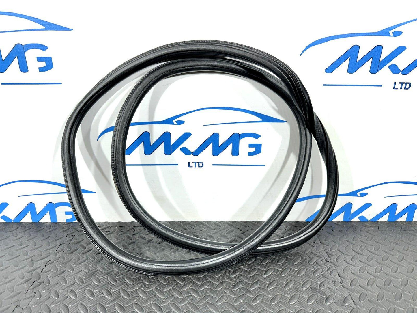 16-19 AUDI A4 B9 AVANT GENUINE REAR RIGHT SIDE DOOR SEAL 8W9833721