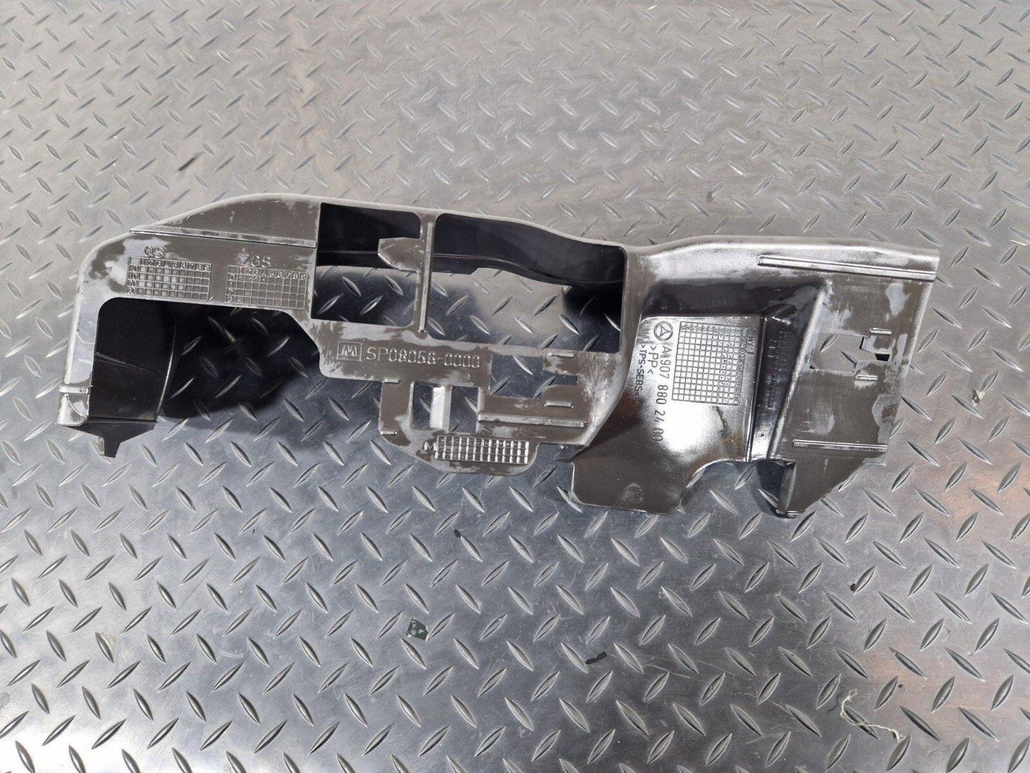 18-ON MERCEDES BENZ SPRINTER W907 CONSOLE COVER SUPPOER MOUNT LEFT A9078802400