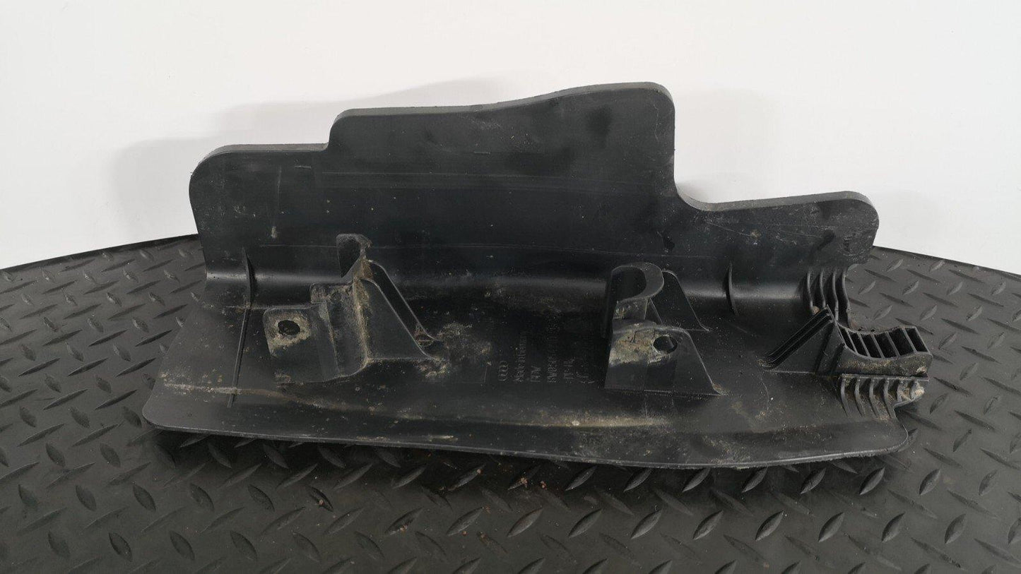 16-19 AUDI A4 B9 S-LINE SALOON 2.0TDI REAR LEFT SIDE CONTROL ARM COVER 8w0505415