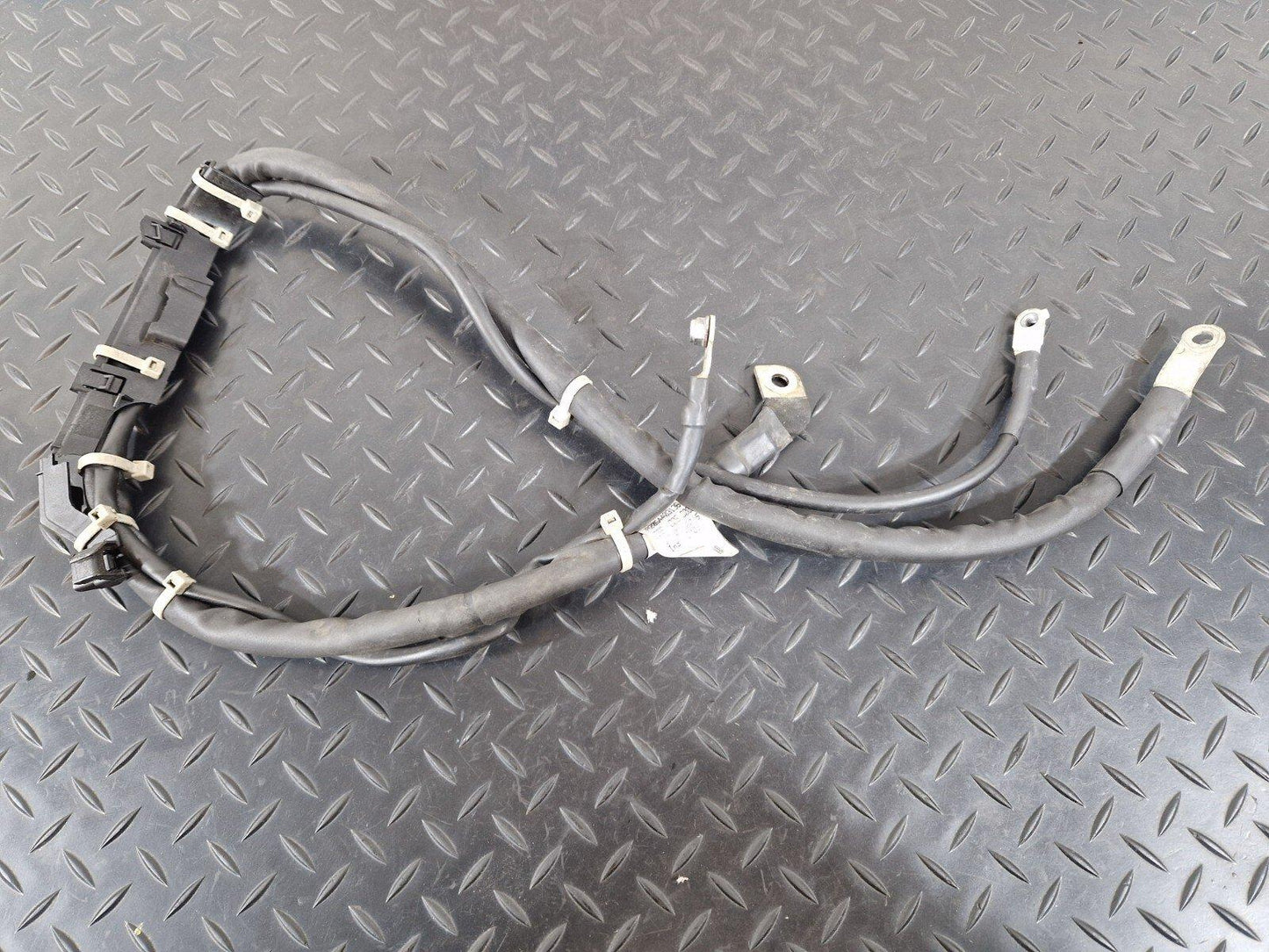14-21 MERCEDES BENZ C300h W205 GENUINE PREFUSE BOX CABLE HARNESS A2054403136