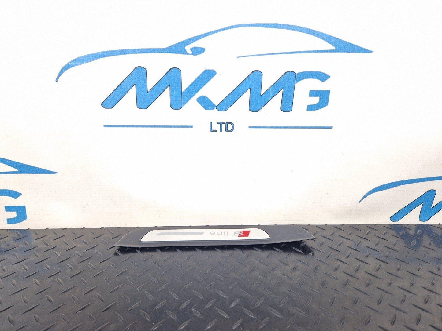 10-18 AUDI A7 4G S-LINE GENUINE REAR RIGHT SILL TRIM 4G8853376