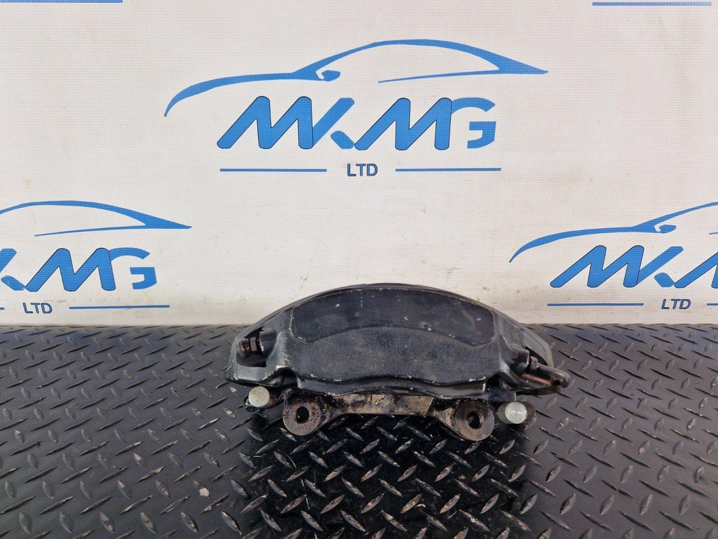 16-19 AUDI A4 B9 GENUINE FRONT LEFT PASSENGER SIDE BRAKE CALLIPER 8W05DQ