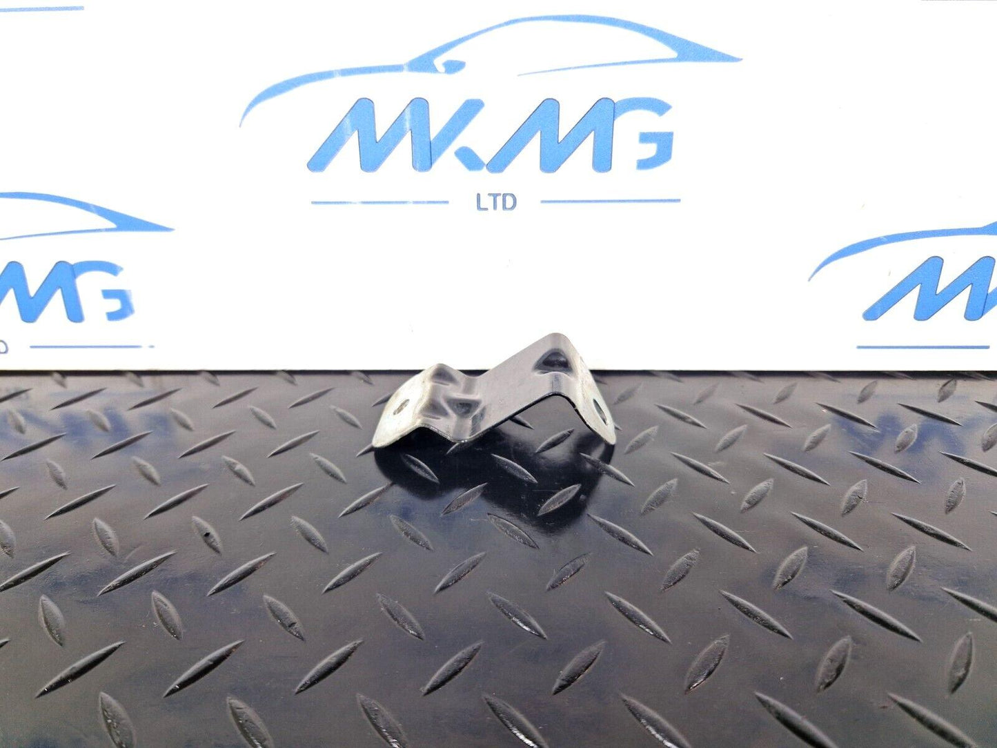 16-24 AUDI A5 F5 GENUINE WING FENDER BRACKET FRONT 8W6821471