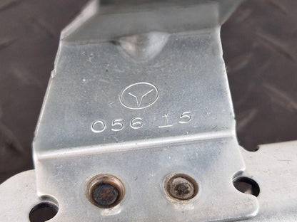 11-19 MERCEDES BENZ ML W166 REAR LEFT N/S/R ROOF  HANDLE BRACKET  A1668100314
