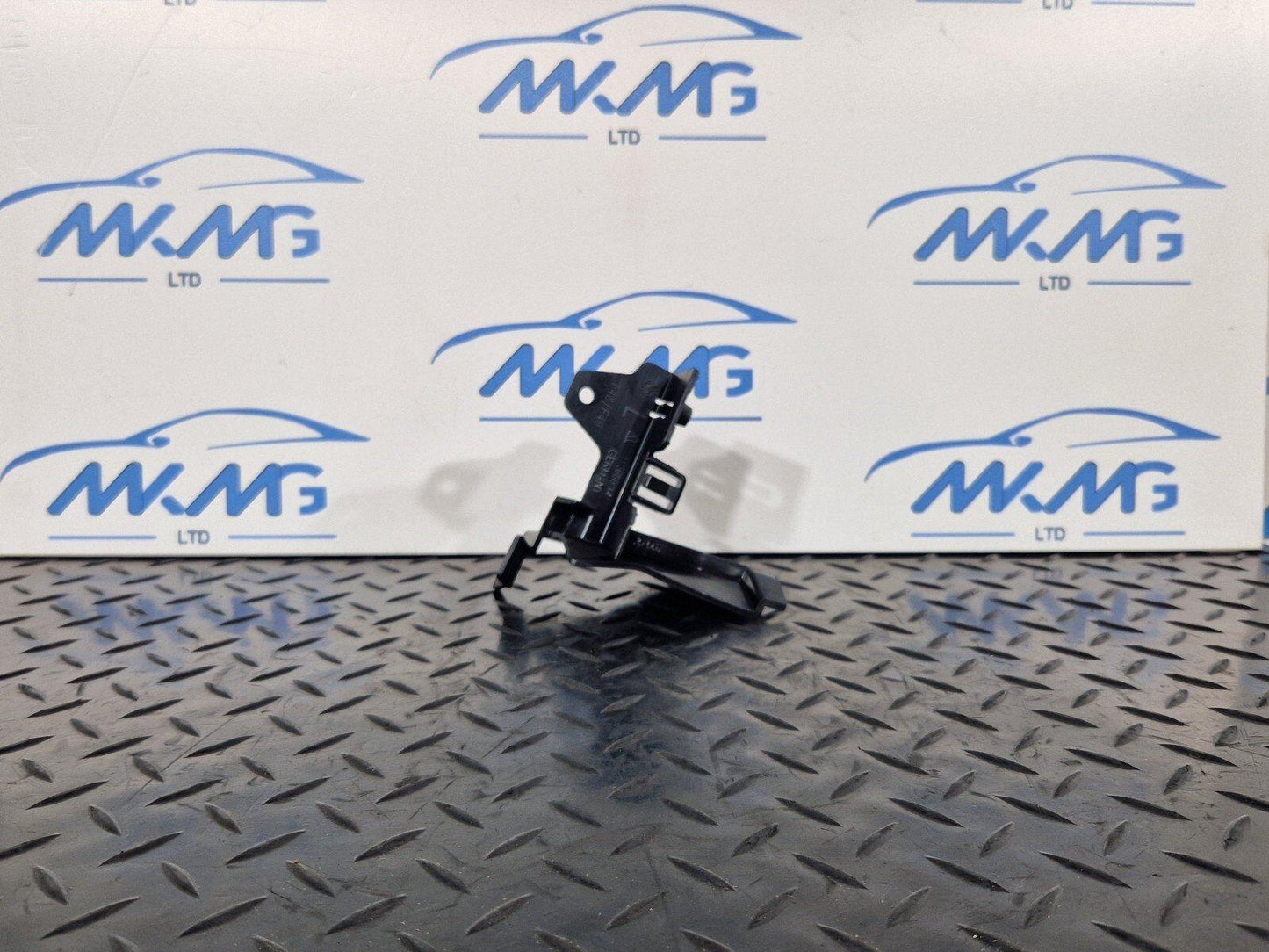 16-22 BMW X1 F48 Front Left Door Sill Wheel Arch Cover Mount 7332335