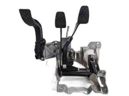 2016 AUDI A4 ACCELERATOR BREAK PEDAL BOX 8W1723523