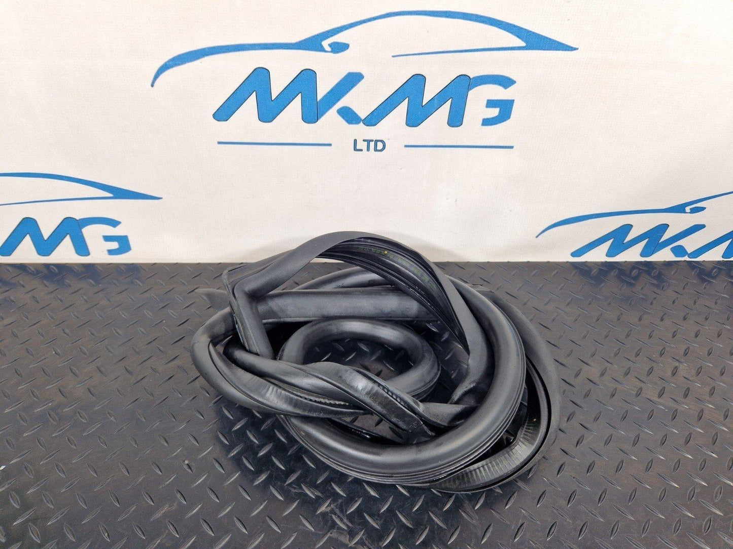 16-23 AUDI A5 F5 SPORTBACK S-LINE REAR RIGHT SIDE RUBBER DOOR SEAL 8W8833708