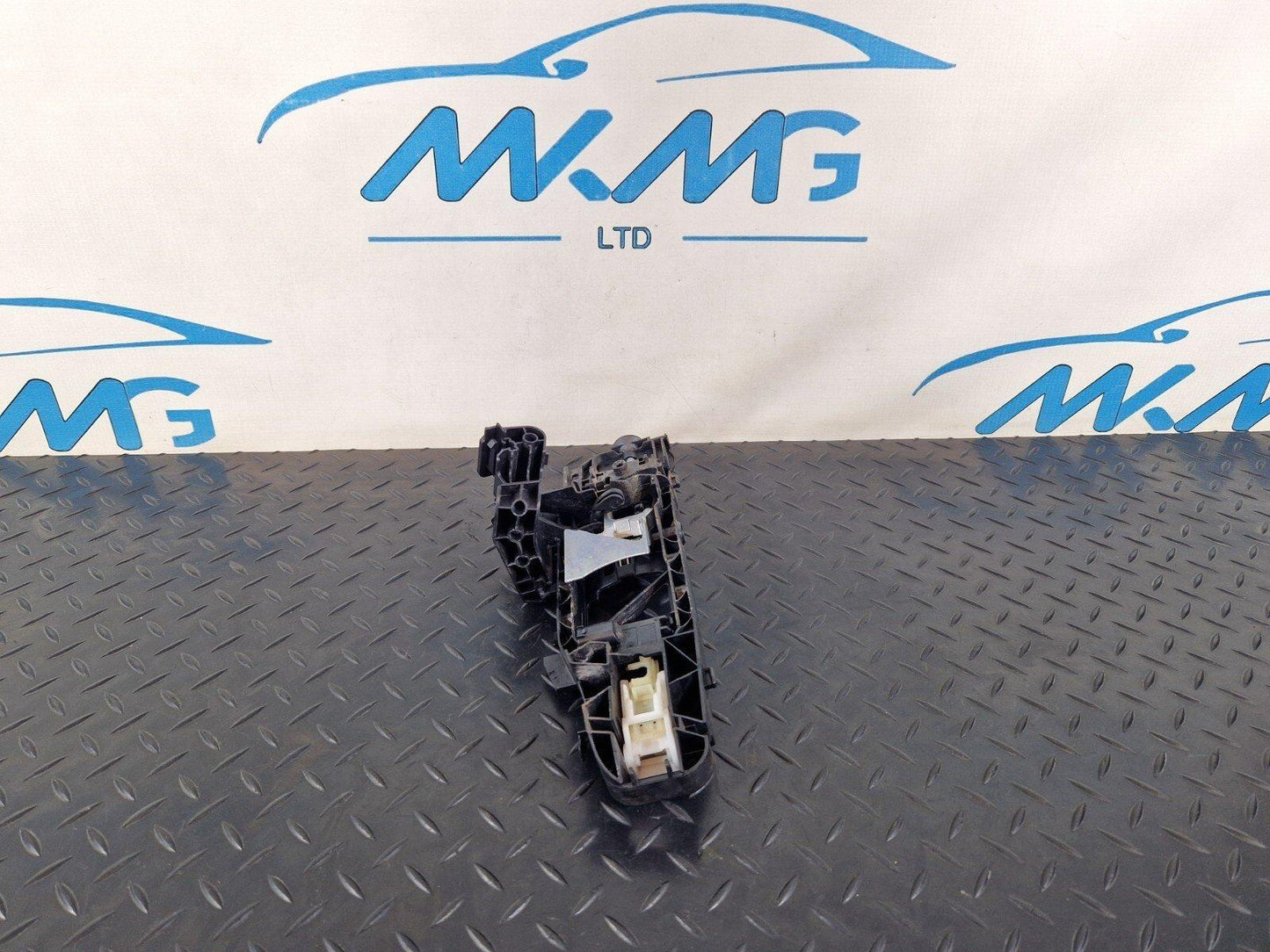 14-21 MERCEDES BENZ C300h W205 GENUINEREAR LEFT PASSENGER DOOR LOCK A0997602100
