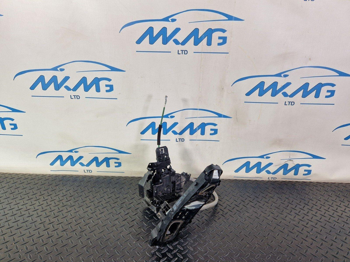 14-21 MERCEDES C200 W205 FRONT RIGHT SIDE DOOR LOCK LATCH MECHANISM A2057230414