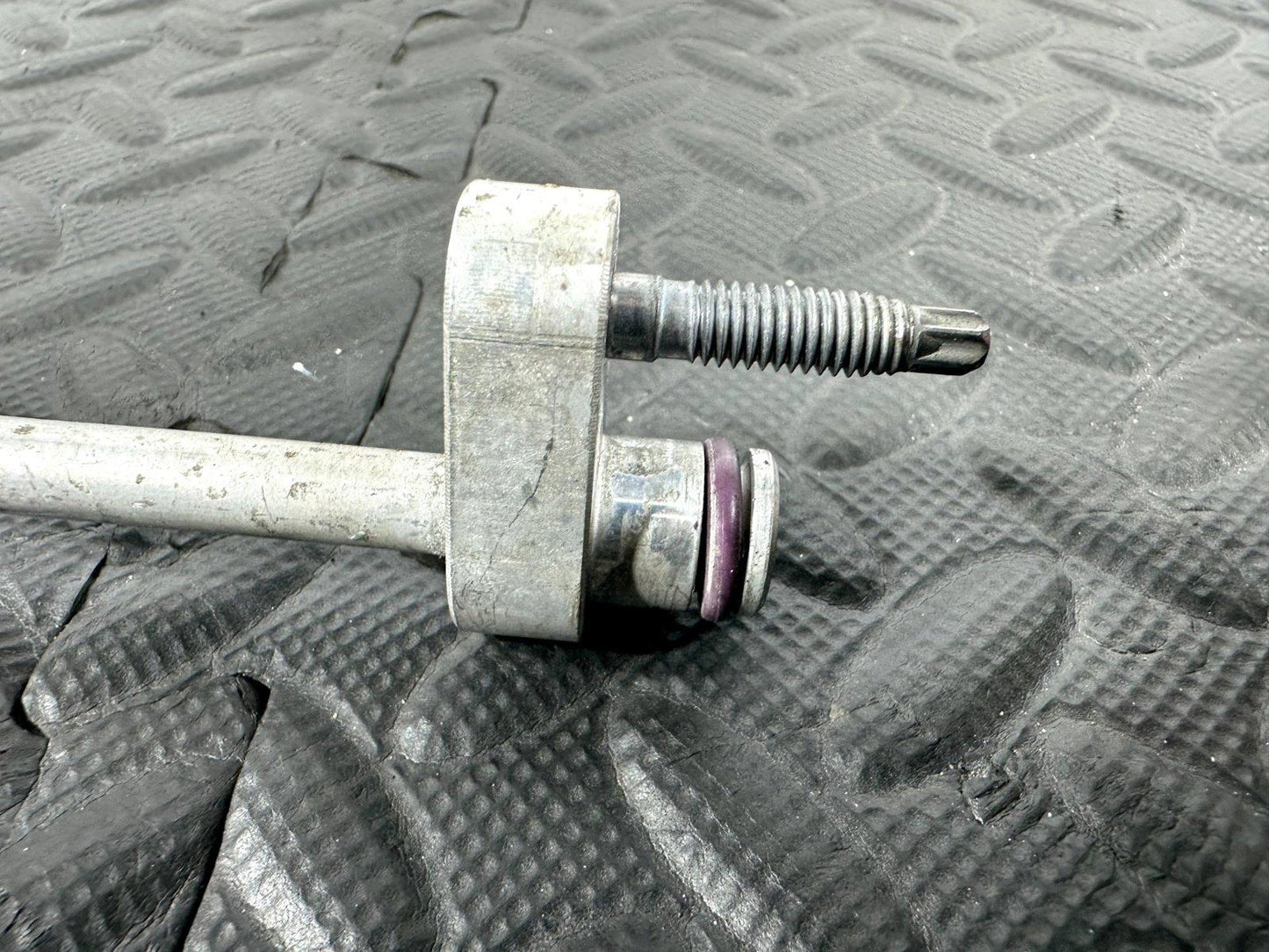12-18 MERCEDES A B CLA-CLASS W176 W246 C117 GENUINE AC PIPE HOSE A2468301002