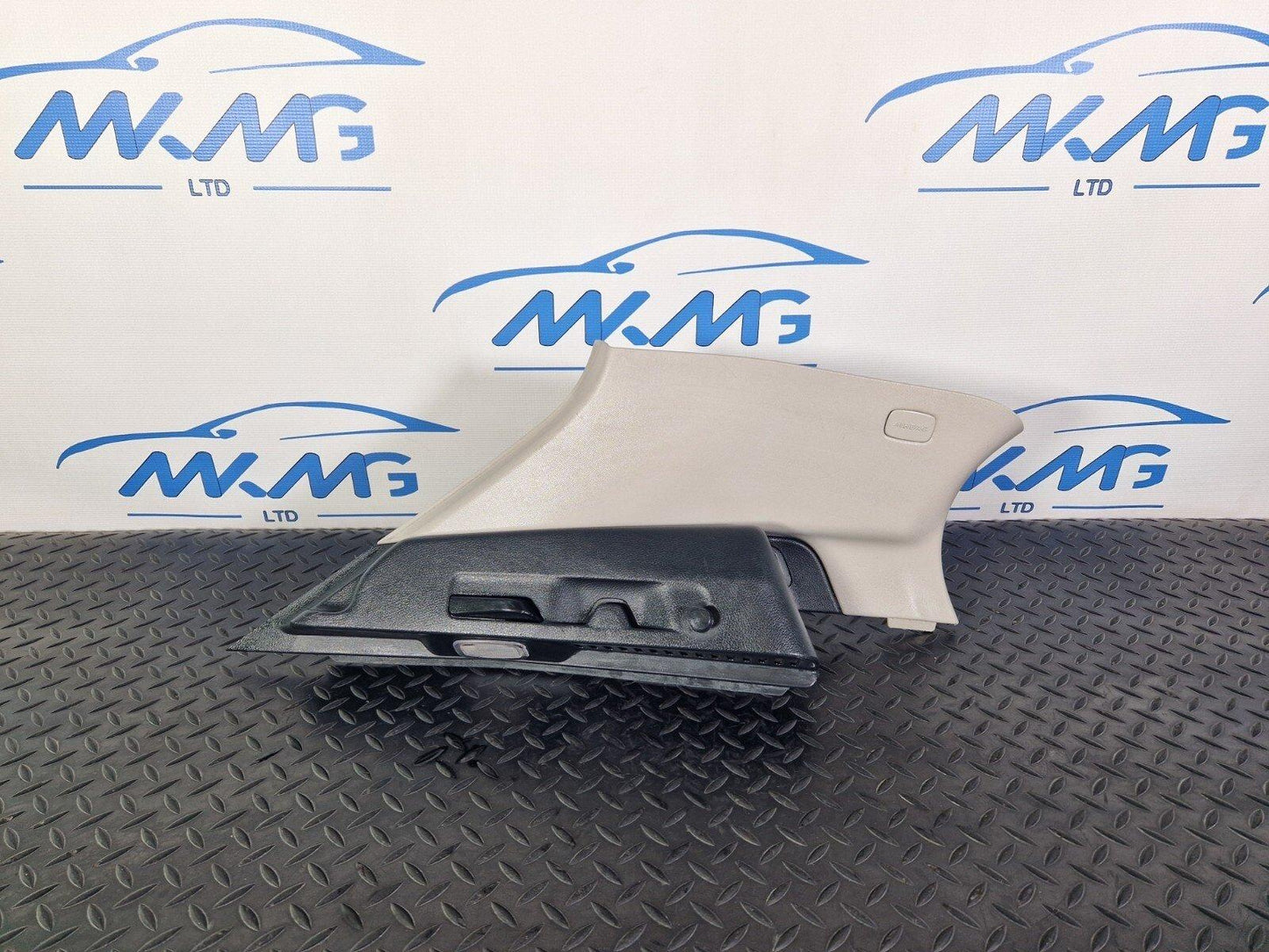 14-20 MERCEDES BENZ GLA 200 X156 OEM BOOT REAR LEFT C-PILLAR TRIM A1566904300