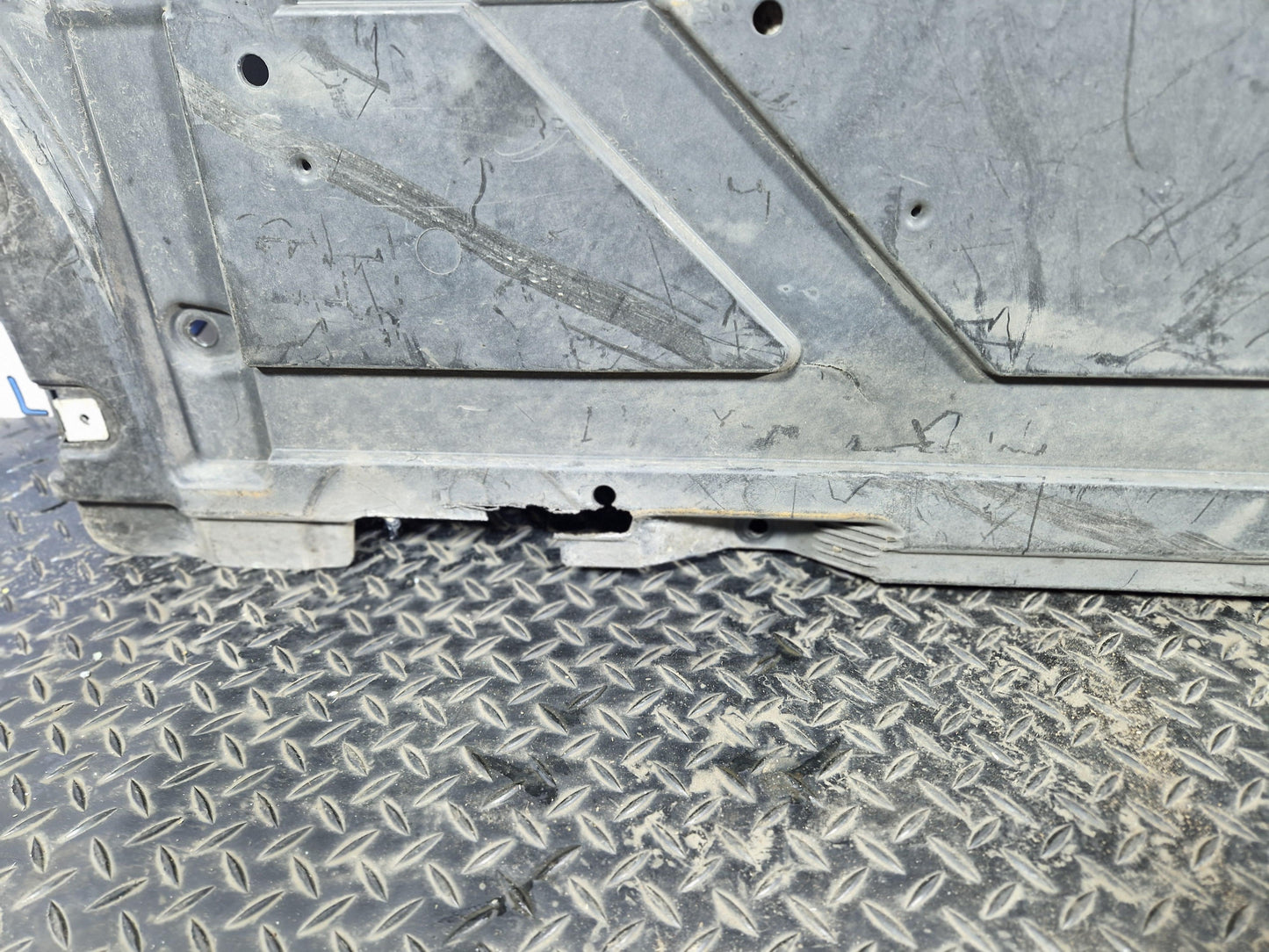 MERCEDES B CLASS W247 RIGHT O/S SIDE UNDERBODY COVER A2476800505 A1776808803