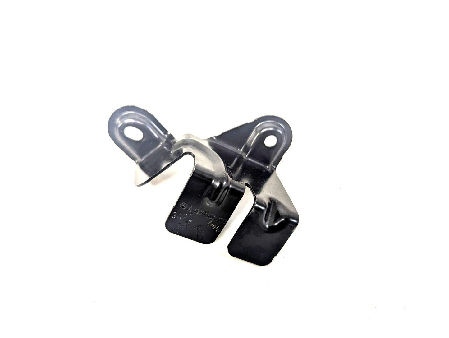 19-ON MERCEDES BENZ CLA C118 REAR RIGHT LOAD COMPARTMENT BRACKET A1776802203