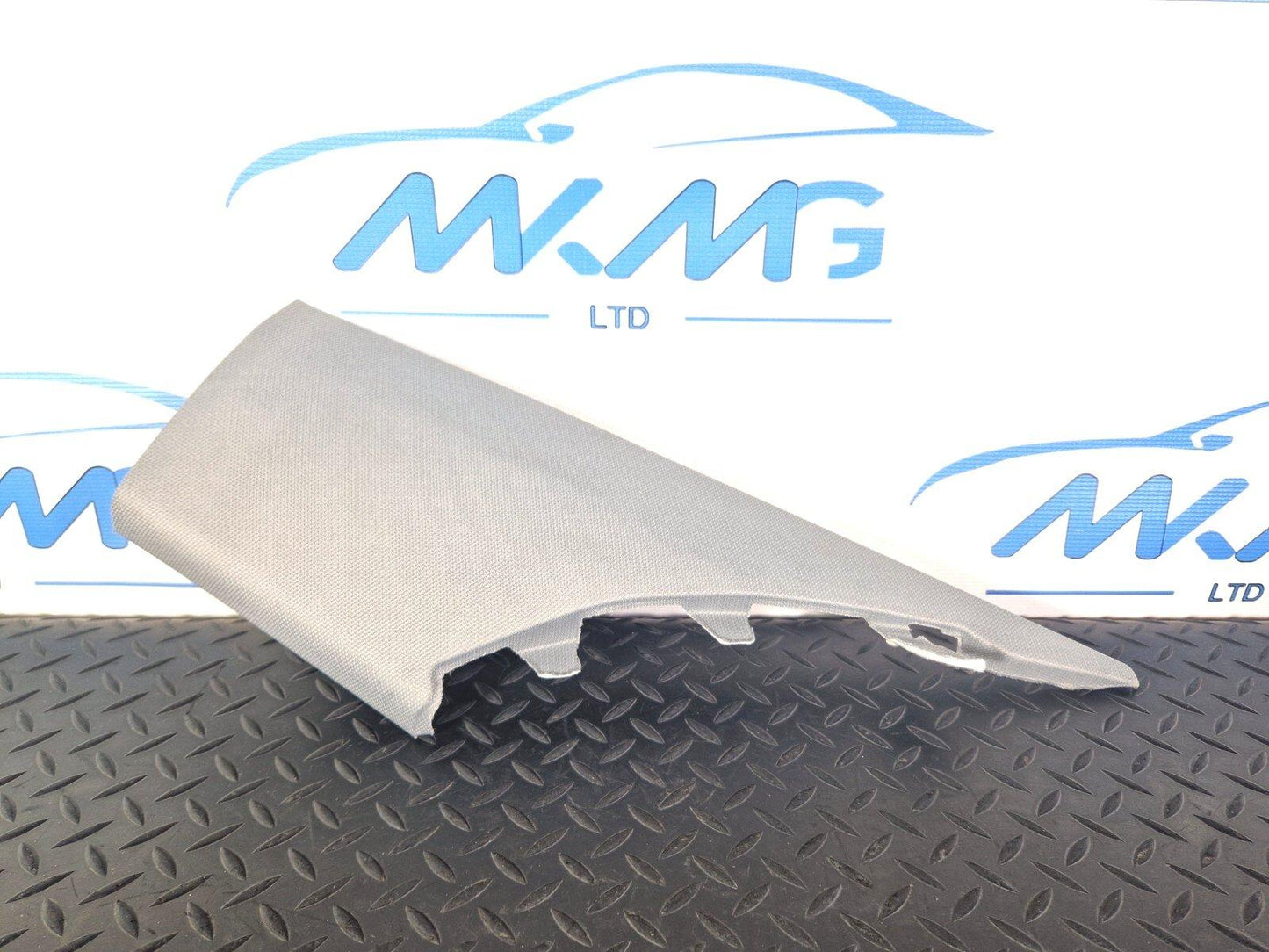16-19 AUDI A4 B9 GENUINE OEM REAR RIGHT C-PILLAR TRIM 8W5867246B