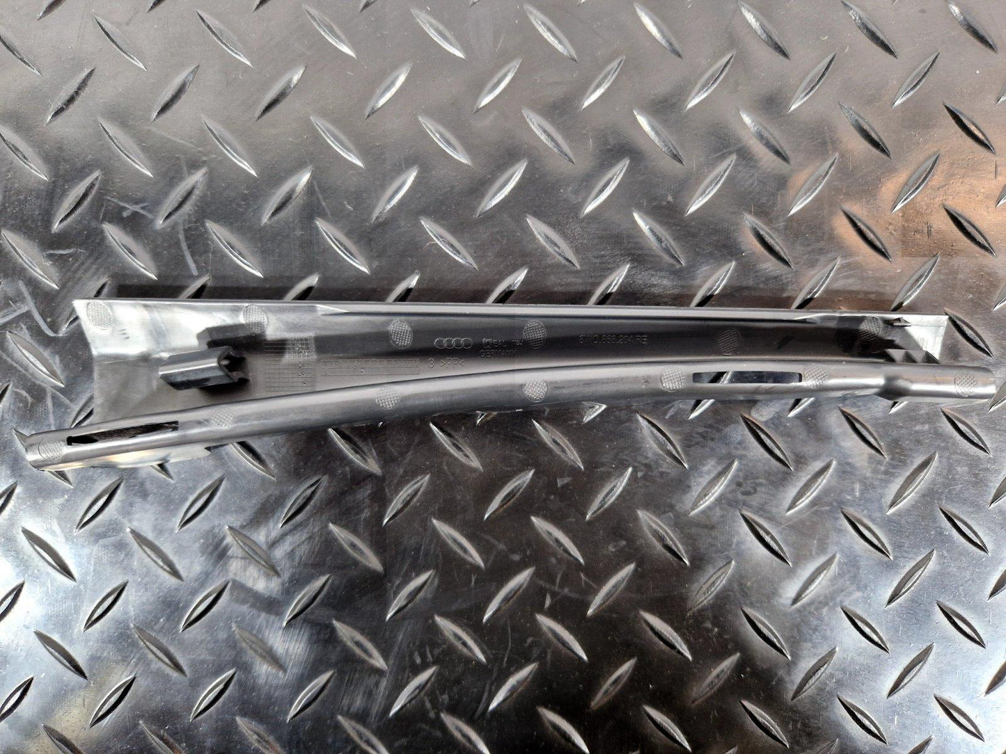 16-19 AUDI A4 B9 S-LINE RIGHT DRIVER SIDE A PILLAR BRACKET TRIM 8W0868204