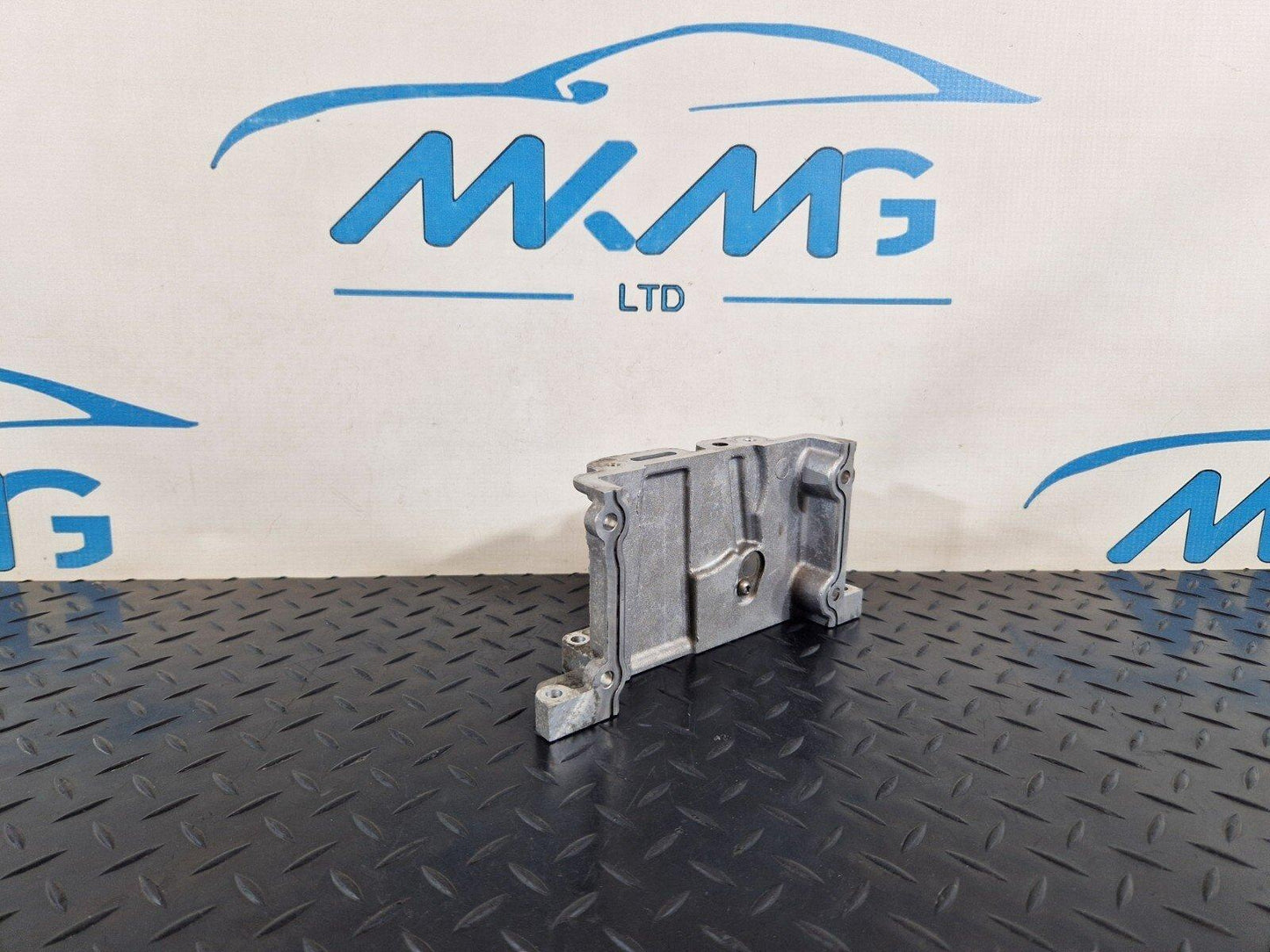 15-18 AUDI A7 4G GENUINE V6 3.0TDI CRT CYLINDER HEAD END PLATE 059109122AA