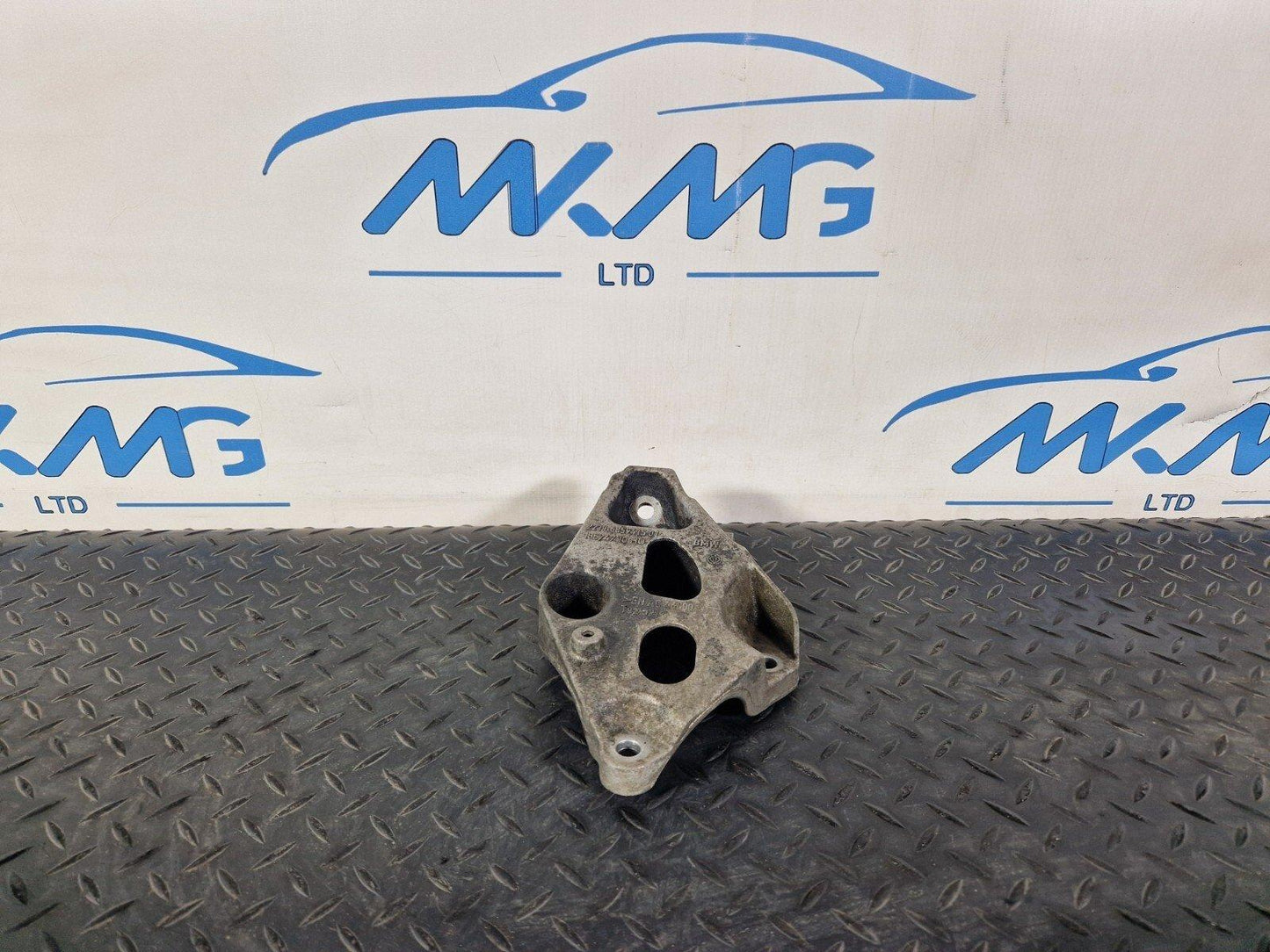BMW 1 2 3 4 SERIES F20 F22 F30 F32 F36 ENGINE SUPPORT MOUNT BRACKET LEFT 6859415