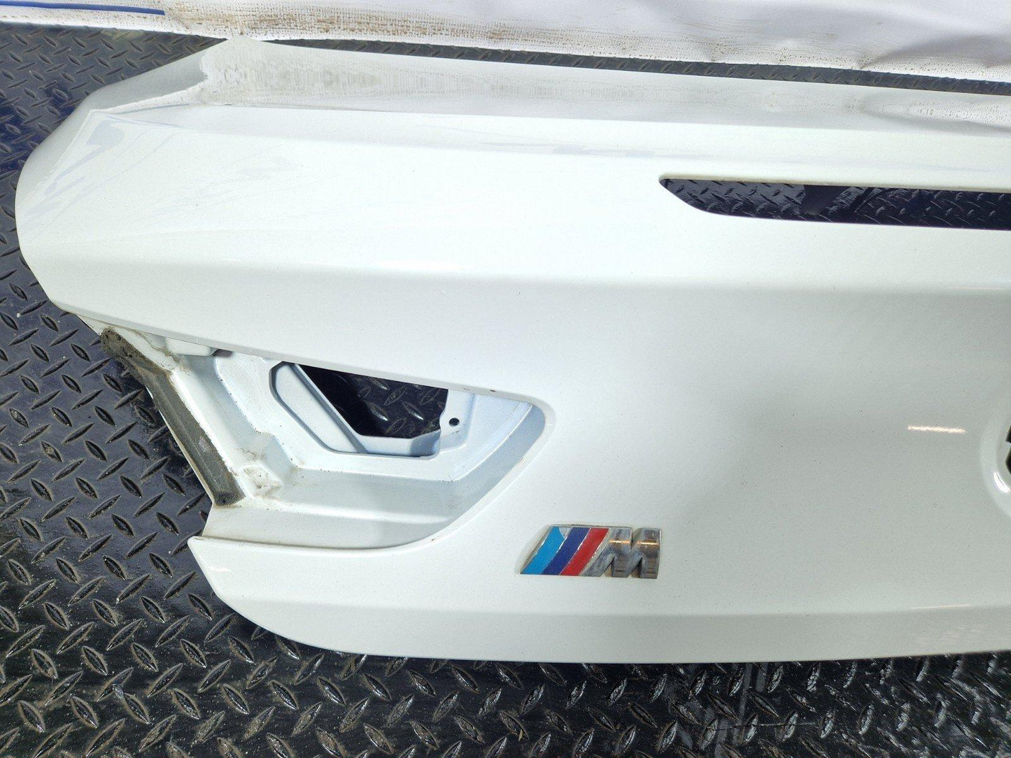 11-18 BMW 6 SERIES F13 GENUINE REAR TAILGATE / BOOTLID IN WHITE 300