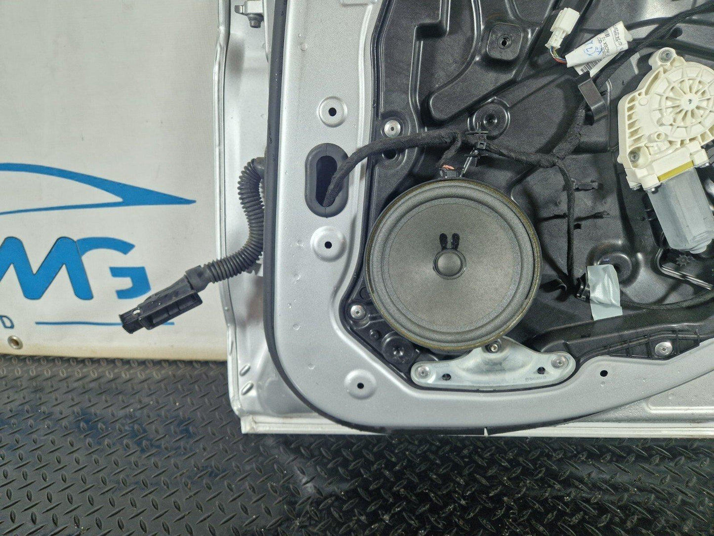 13-19 MERCEDES CLA C117 COUPE GENUINE REAR RIGHT O/S/R COMPLETE DOOR (DAMAGED)