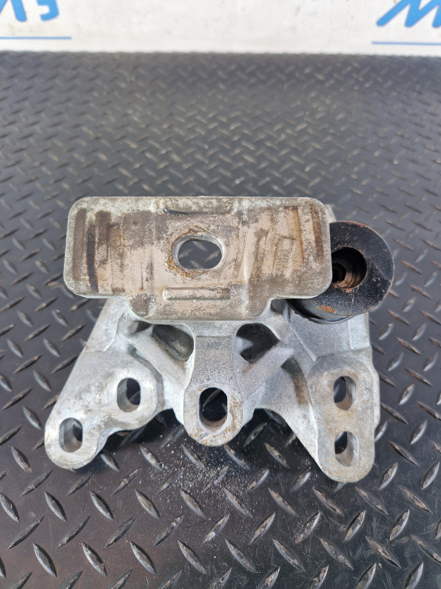 Land Rover Range Rover Evoque ENGINE MOUNT BRACKET K8D26P096AA K8D26F030AA