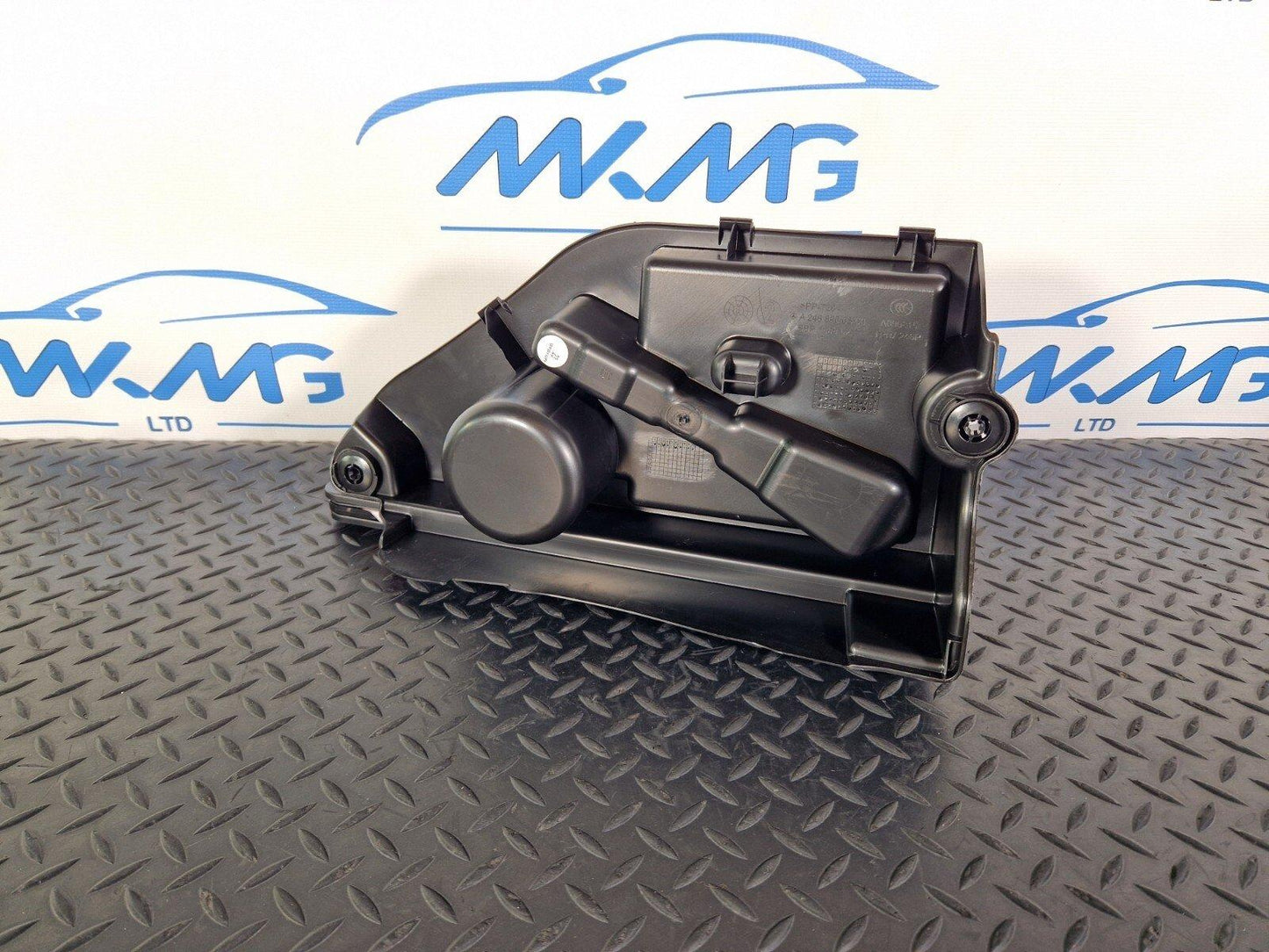 14-19 MERCEDES BENZ GLA X156 BOOT TRUNK MULTIFUNCTIONAL BOX TOOL KIT A2468900300