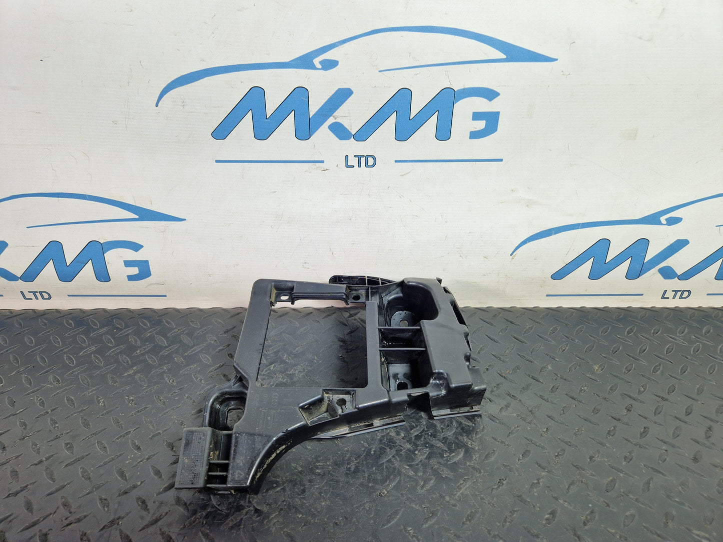 Audi A6 Allroad C7 Genuine Rear Left N/S Bumper Bracket 4G9807393D