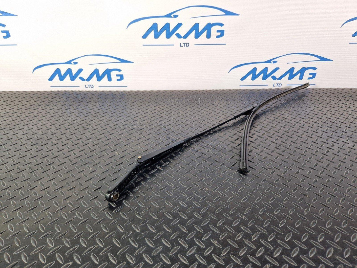 15-18 AUDI A7 4G RIGHT SIDE FRONT WIPER ARM WINDSCREEN WIPER 4G2955408D