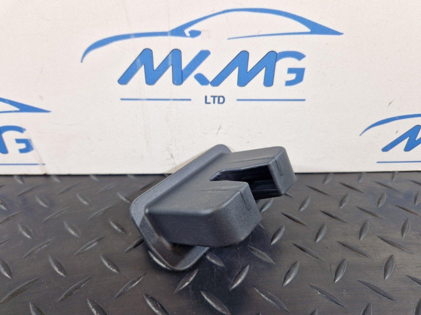 16-19 AUDI A4 B9 S-LINE GENUINE BOOT TAILGATE LOCK TRIM COVER 8W5827520