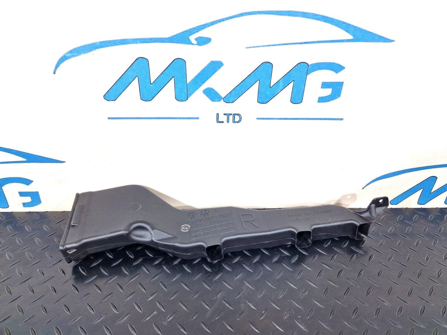 18-ON MERCEDES BENZ SPRINTER W907 OEM AIR VENT DUCT A9078311500