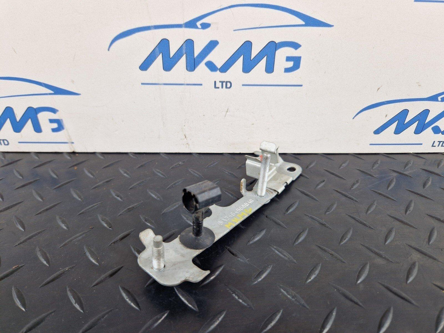 11-19 MERCEDES BENZ ML W166 EXHAUST SYSTEM PRESSURE SENSOR BRACKET A2464900840