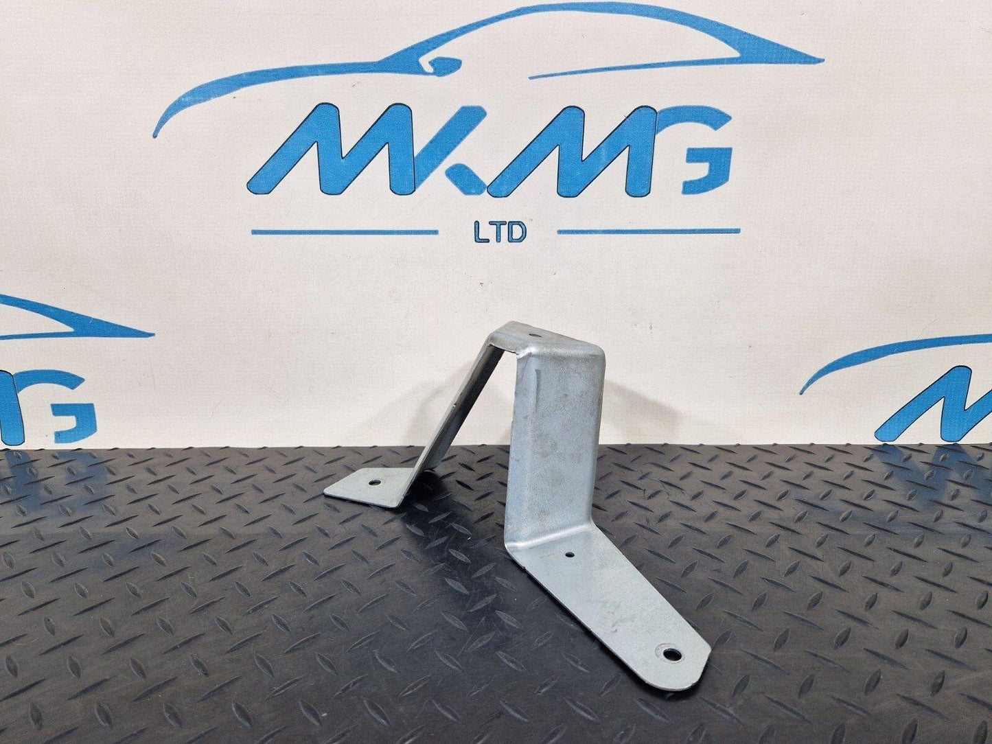 MERCEDES BENZ VITO W447 OEM REAR RIGHT SIDE WALL TRIM BRACKET HOLDER A4476920414