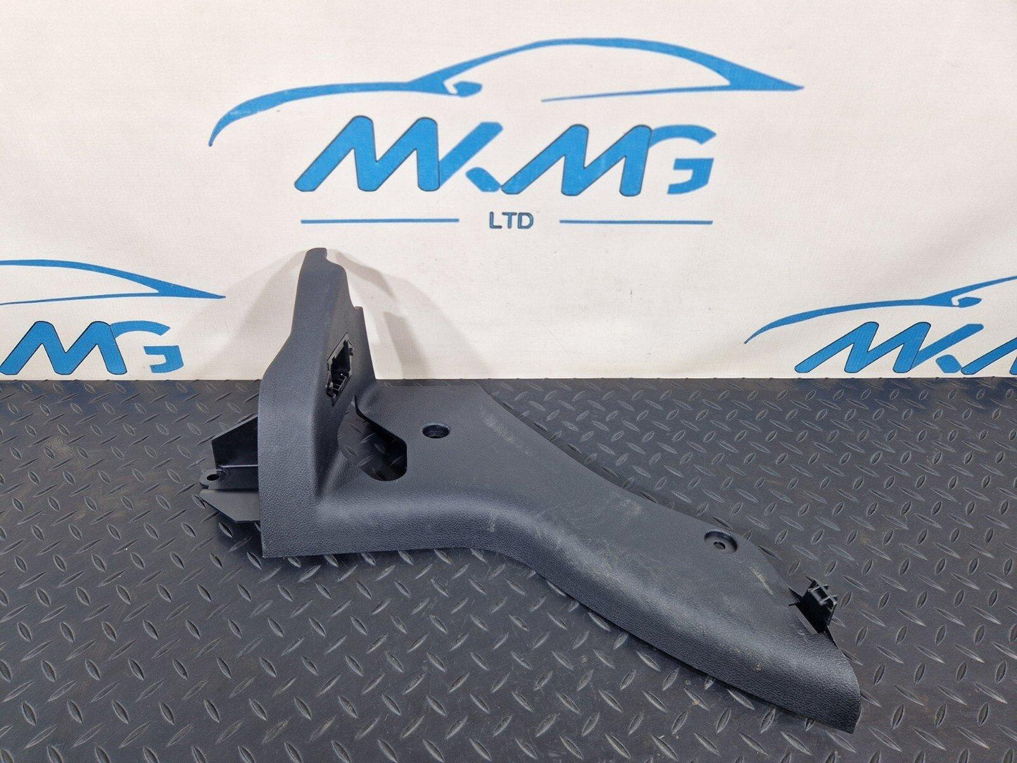 18-ON MERCEDES BENZ SPRINTER W907 W910 FRONT LEFT DOOR SILL TRIM A9106880000